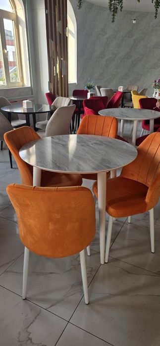 Kafe uchun stol stul