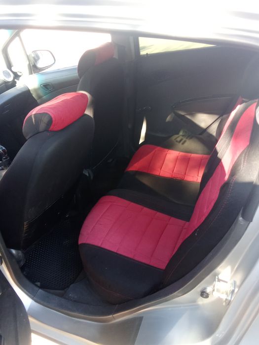 Продается спарк 2014 года. Газ бензин Цена 4000уе. Газ 4 поколение.