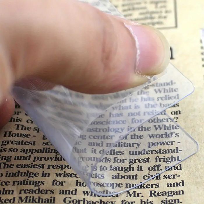 увеличител-лупа за четене на книга,списание,вестник,учебник и др.