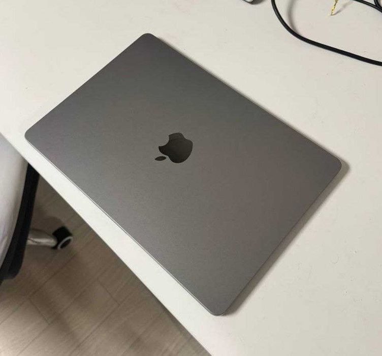 MacBook M2 air 8/512