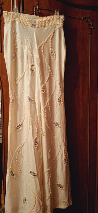 Продается костюм вечерний