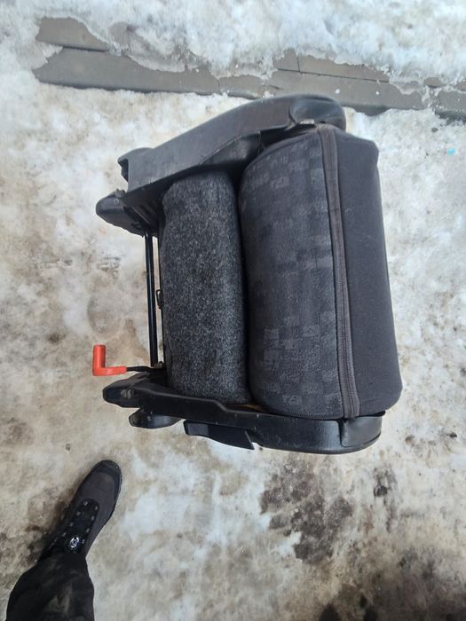 Сиденья Авенсис Версо