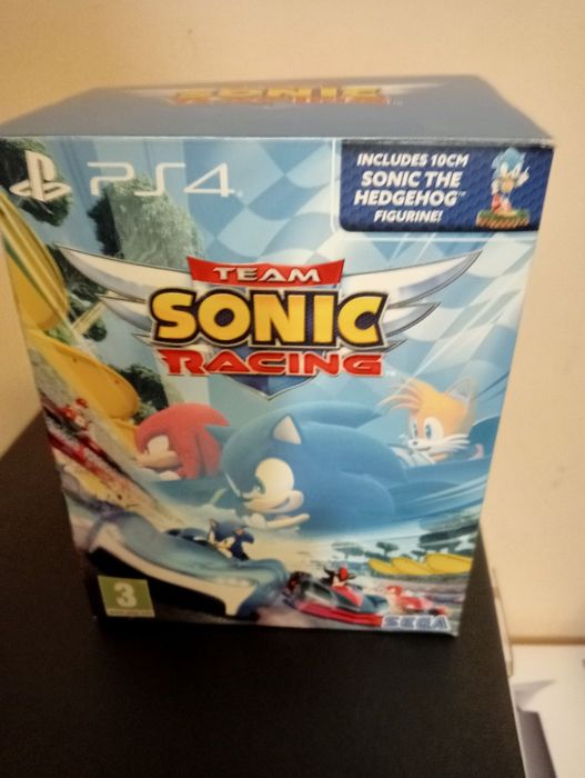 Joc Sonic racing PS4 cu figurina