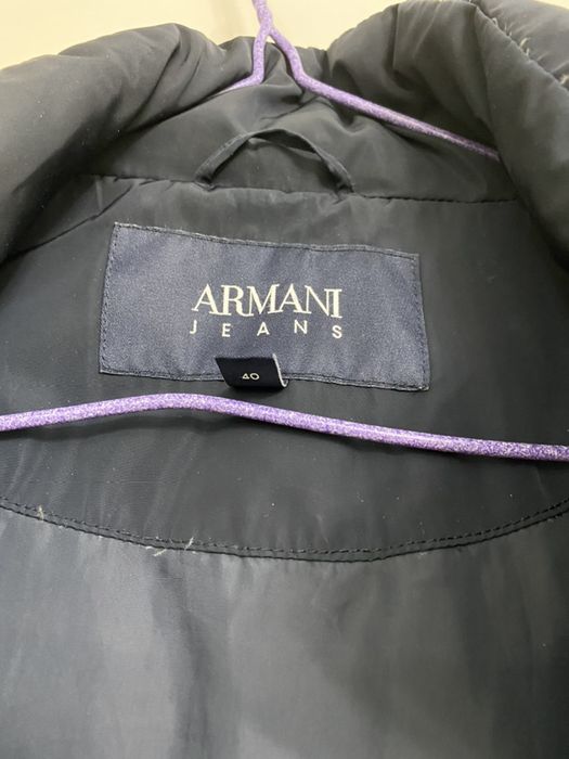 Женская куртка бренда Armani