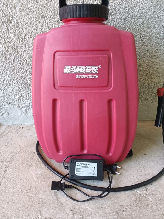 Акумулаторна пръскачка Raider