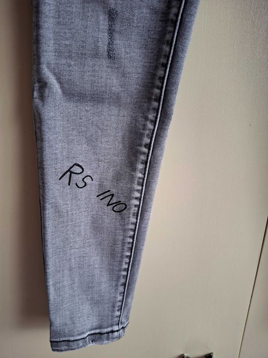 Дамски дънки с надписи