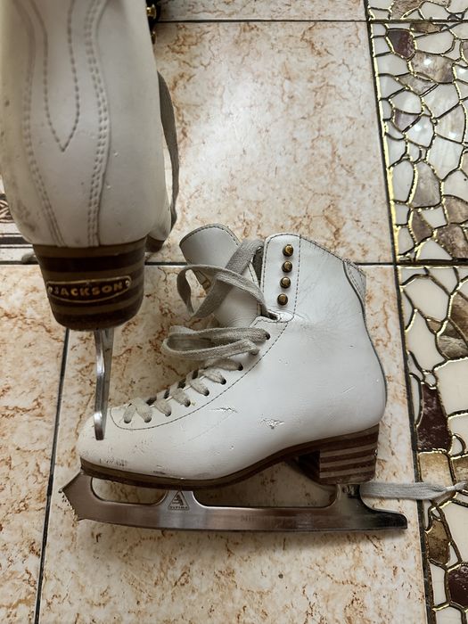 Коньки фигурные профессиональные