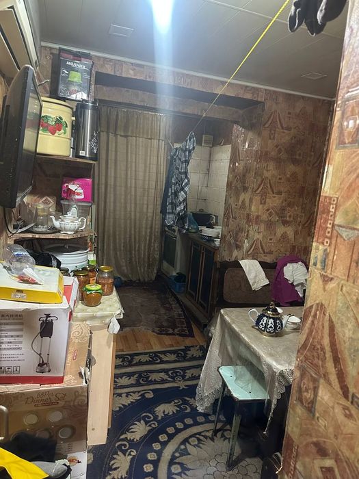 Продам чиланзар 23.  Одна переделанная на двух