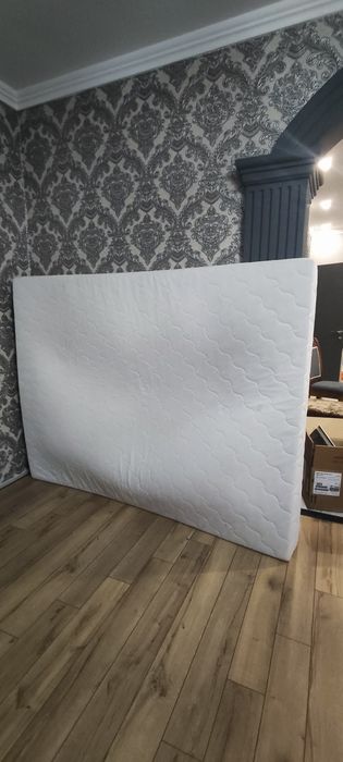 Продам матрас в хорошем состоянии.