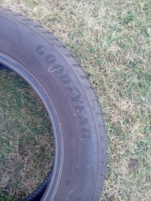 Anvelope iarnă 215 60 17