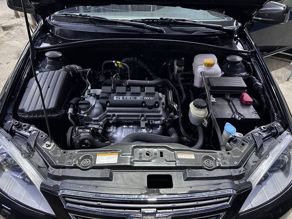 Chevrolet gentra qora