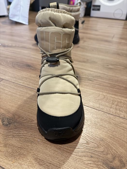 Дамски апрески UGG