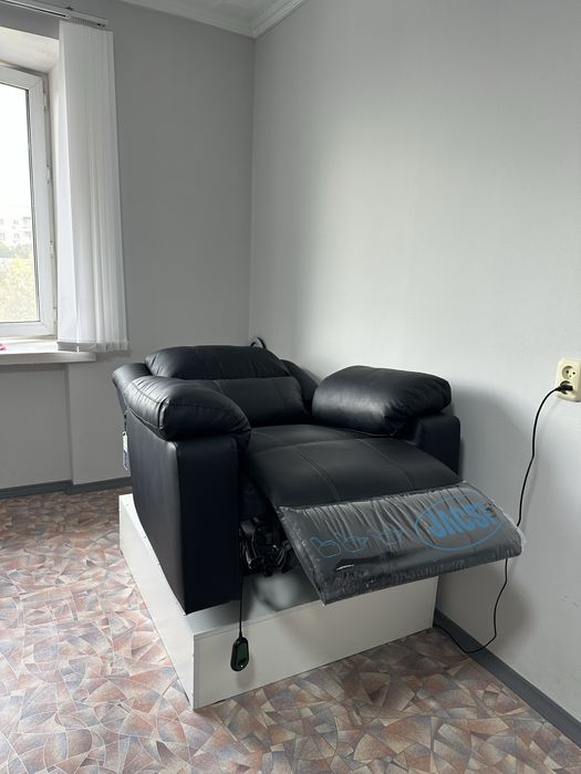 Продам кресло реклайнер