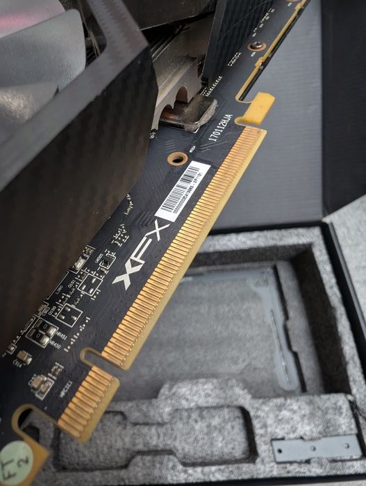Продам видеокарту Radeon RX580