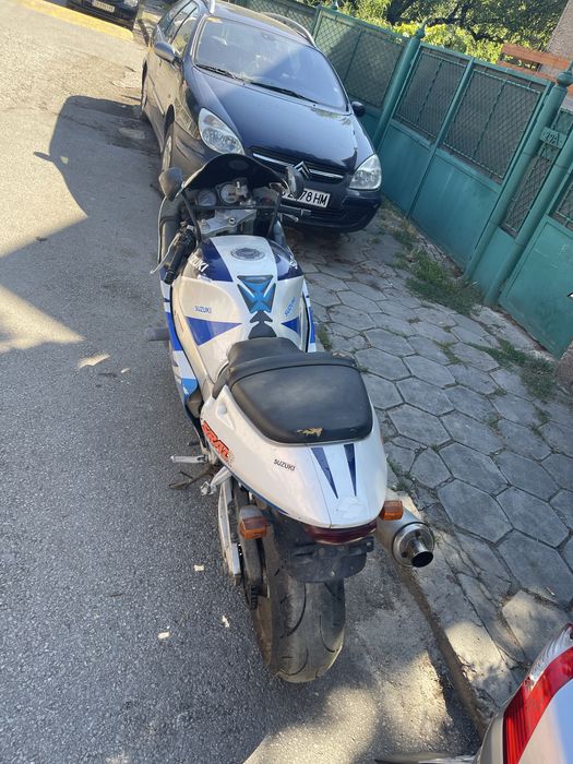 Suzuki SRAD 750i на части