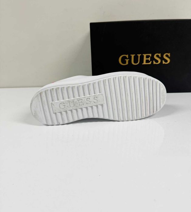 Guess Denesa4 Logolu