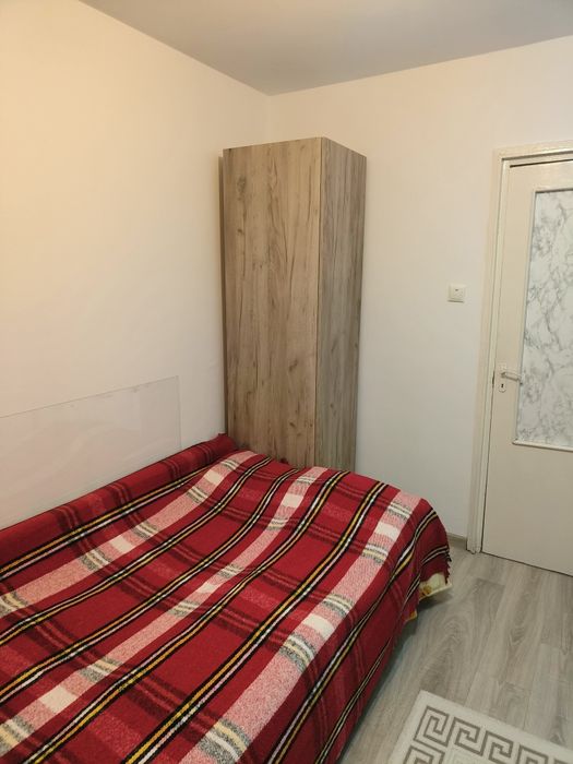 Caut colega apartament