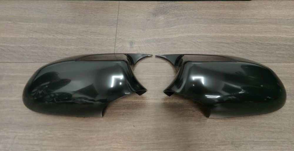 Capace oglinzi BMW Seria 1 E87 model Batman negru lucios