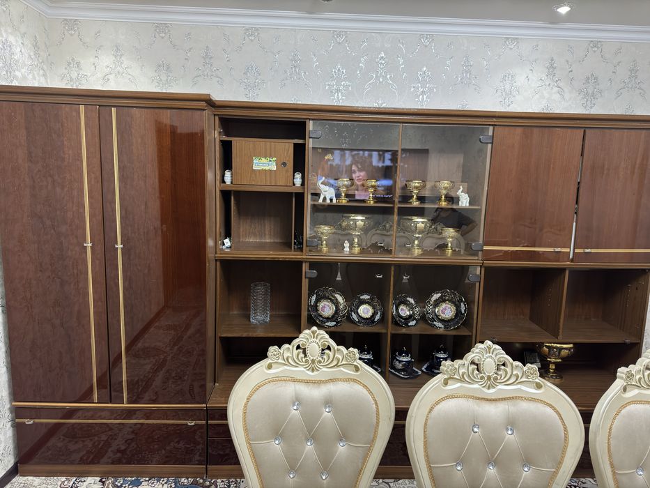 Eski sovet paytidagi mebel made in Germany.