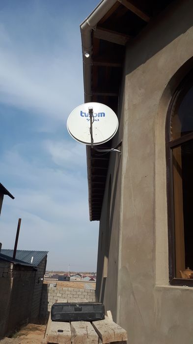 Установка спутниковаяа кабльны Отау ТВ антены