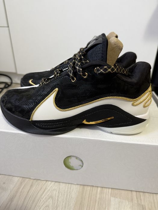 Nike LeBron XXII “Mogul” – Noi, cu etichetă