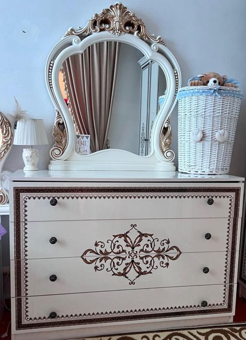 Спальный гарнитур