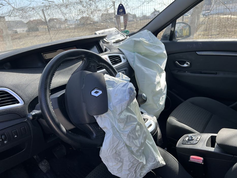 Renault grand scenic  2009 avariat bucuresti