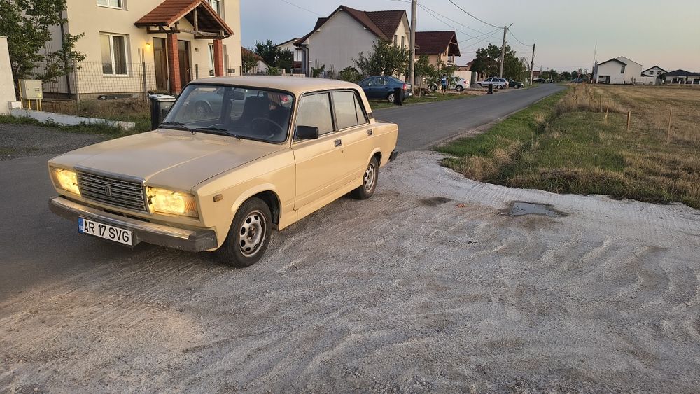 Vând Lada 2107 ,1500 cm3 . 2900 euro
