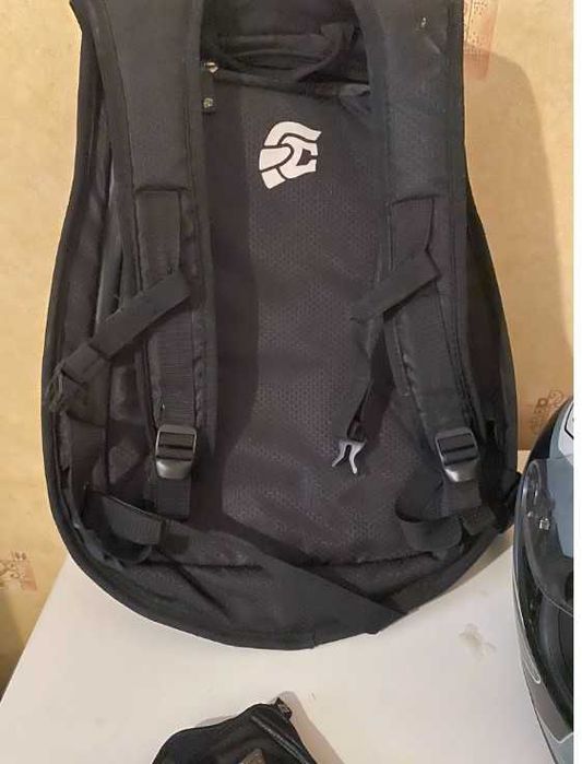 Екип за мотор_яке, каска, ръкавици и раница