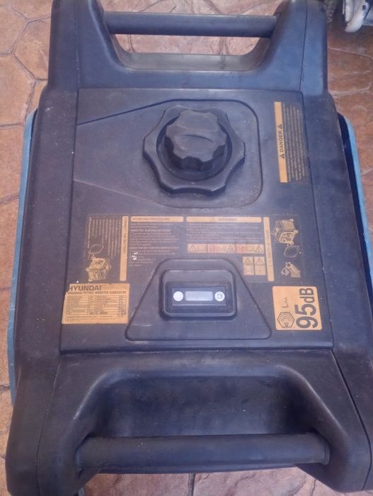 De vânzare generator  benzina Hyundai 6,6kva