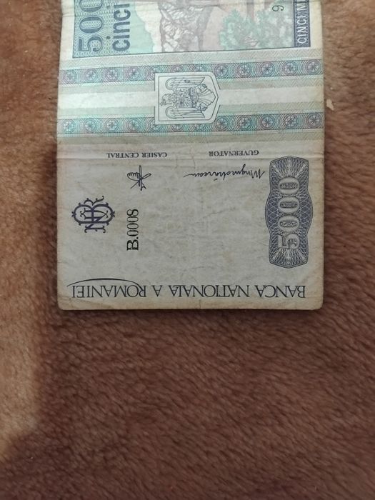 Vând bacnota de 100 una suta lei vehe și de 5000 cinci mii lei
