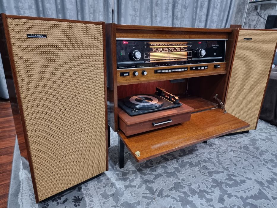 Ламповая Радиола Симфония 003 в подарок 20 пластинок