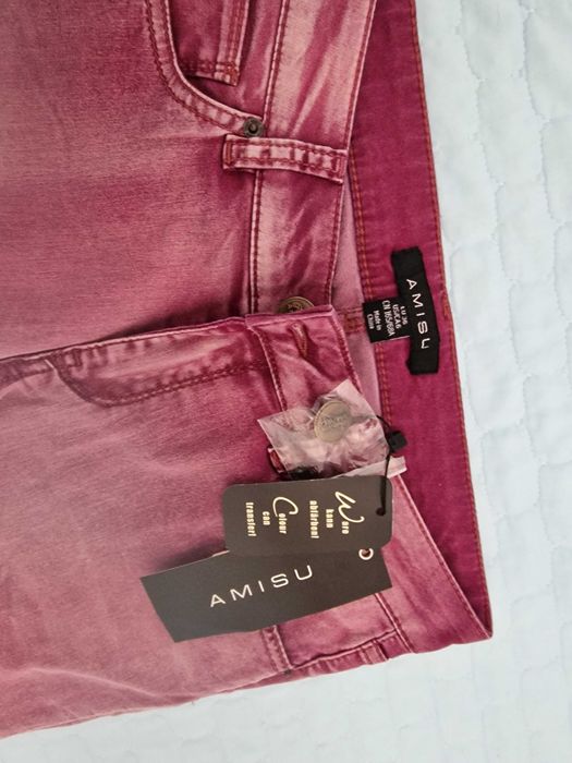 Джинсы женские разные