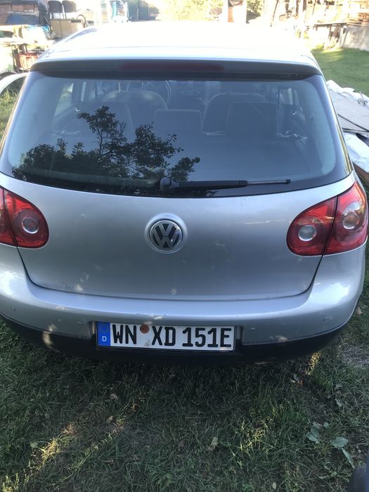 Голф 5 продавам