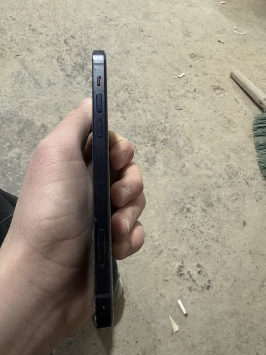 Продам iPhone 12-й