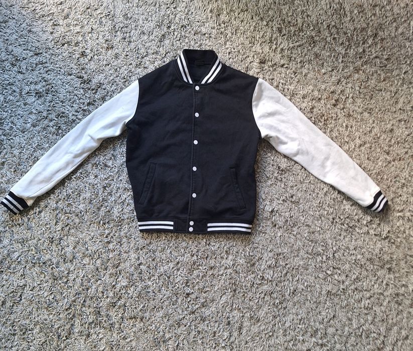 Класически черно бял суичер Urban Classics,  60 лева, М размер