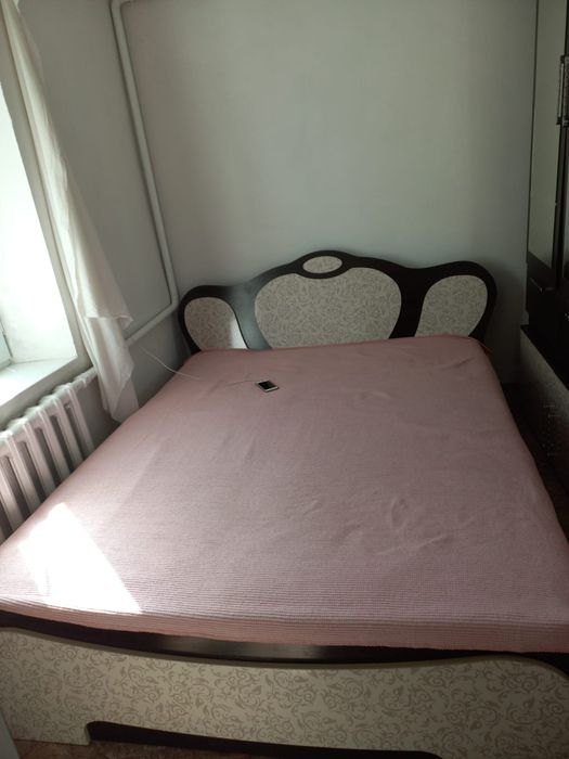 Продам спальный гарнитур