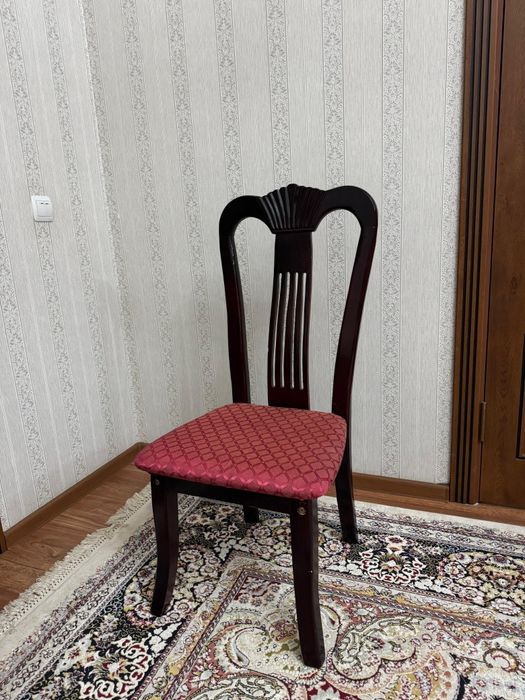 Стулья сатылады.