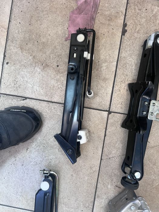 Cric auto diverse autoturisme - pret 150 lei buc