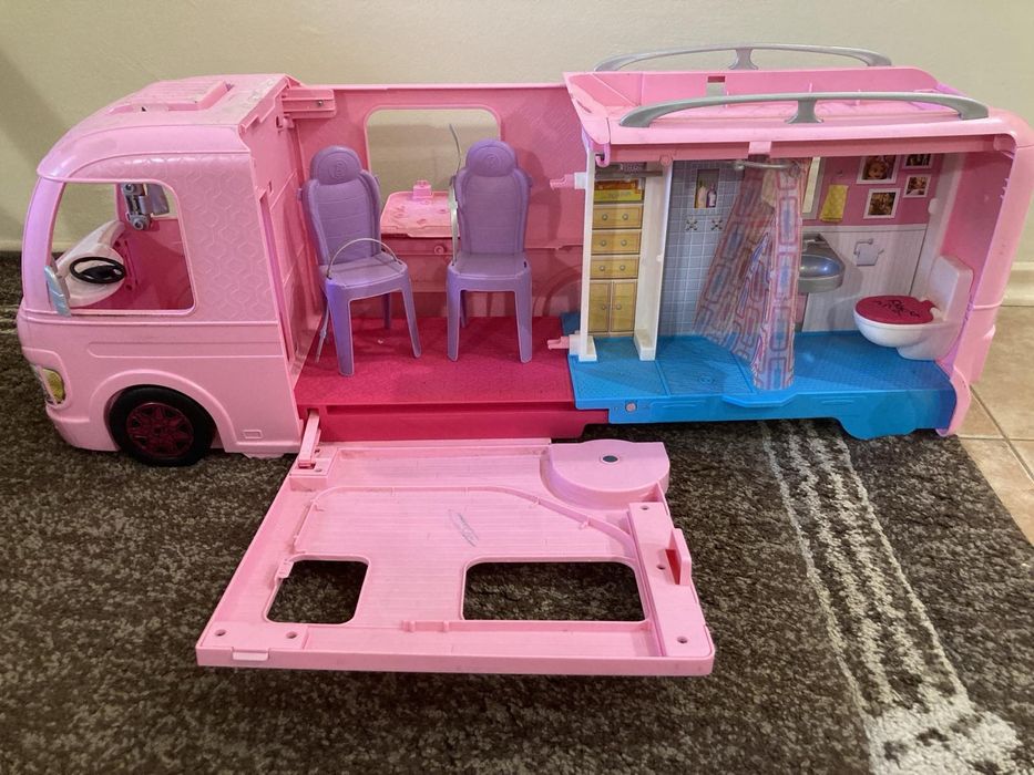 Кемпер/караваната на  Барби/Barbie+две кукли