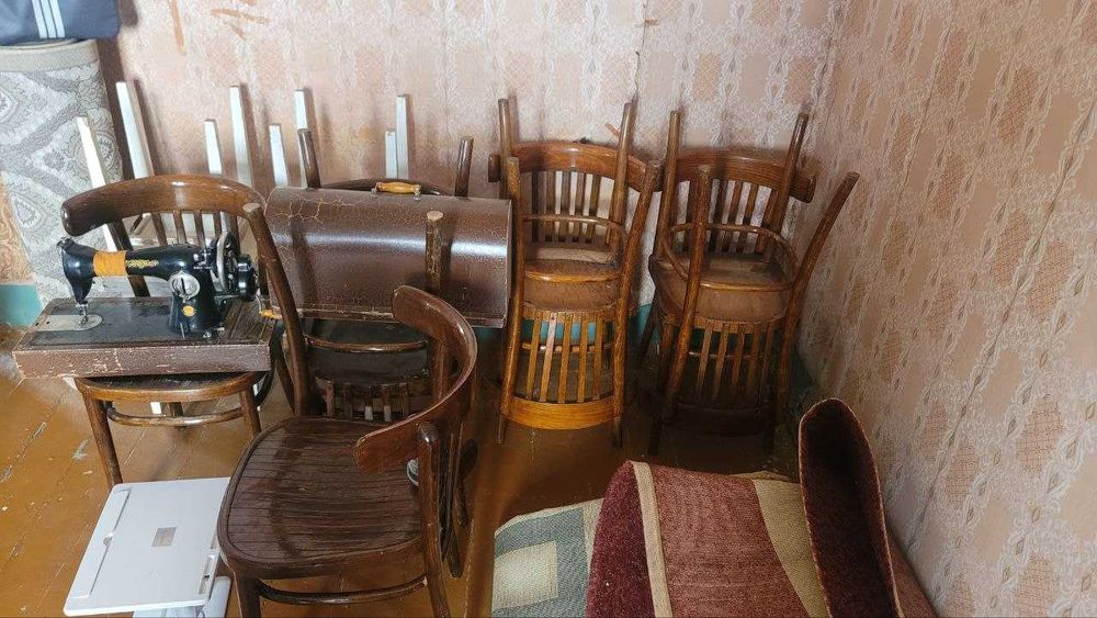 Продам Шифонер. Есть другая мебель