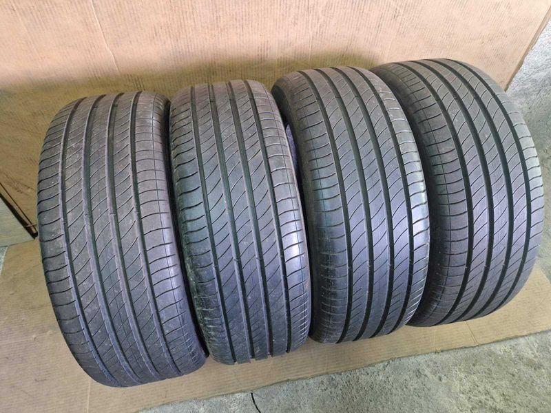 4 Michelin R18 215/55
летни гуми
DOT2321