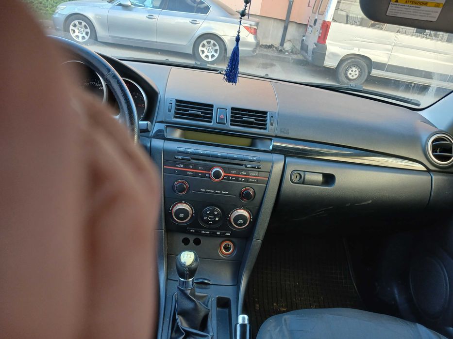 Vand Mazda 3 , 1.6 benzina