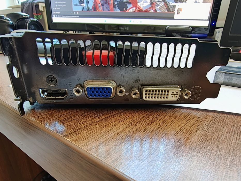 ASUS nvidia  GT440, 1GB DDR5