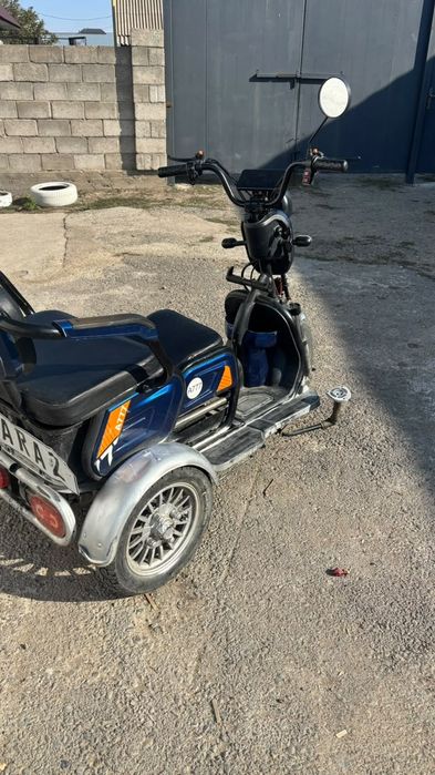 Продам 3 х колесный электроскутер