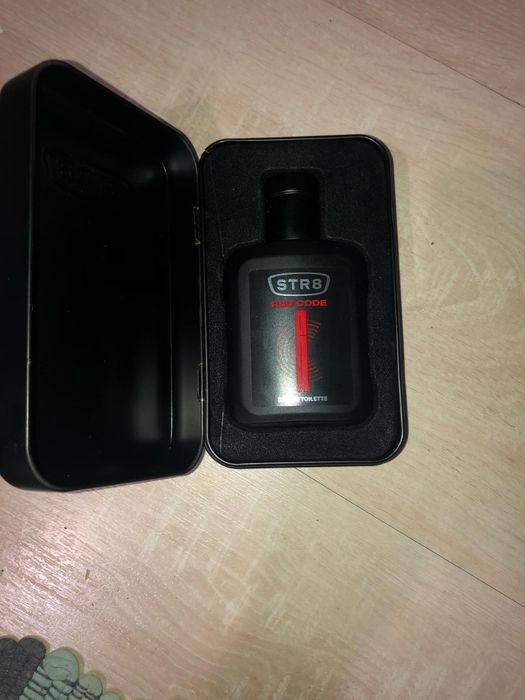 Продавам парфюм STR8