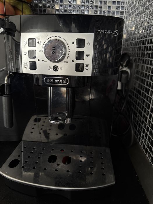 Espressor de’longhi magnifica s