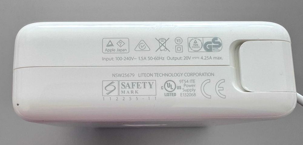 Зарядно за Apple MacBook Pro - 85W MagSafe 2 - A1424