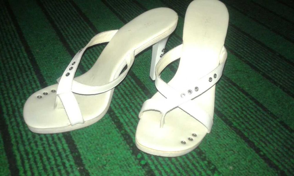 Обувь босоножки привезенные