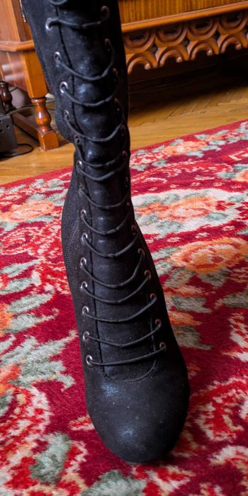 Cizme peste Genunchi – Lucioase, cu Toc Gros și Șireturi